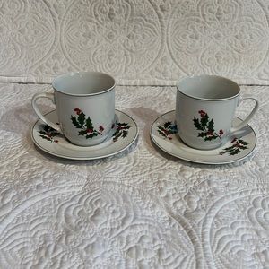 ALCO Industries,‎ Christmas Holly~ Cup & 2 Saucers Dorohgi~ Made in Romania